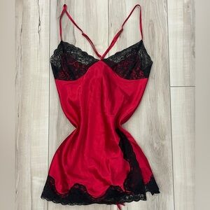 Elegant Red Lace Nightgown Chemise